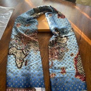 Louis Vuitton scarf